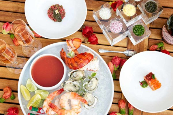 Seafood_Caviar_champagne_luxury_hotel_food