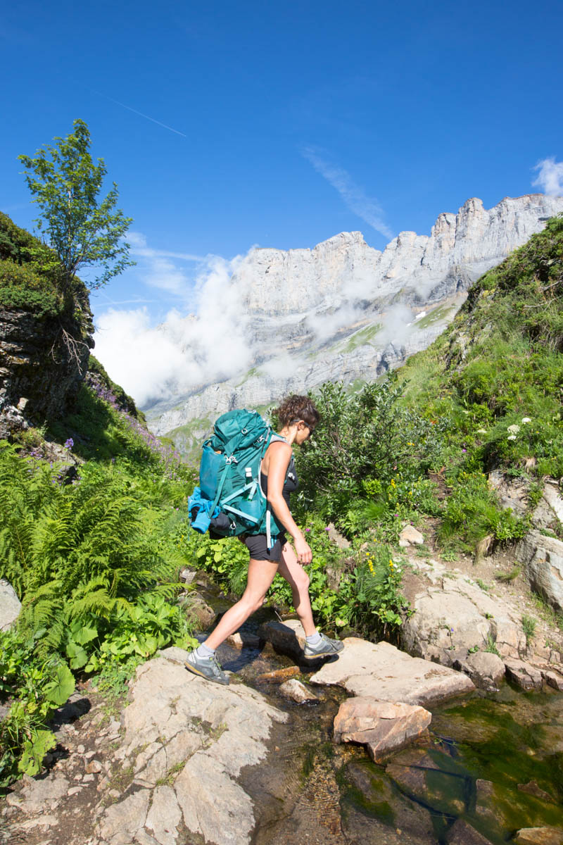Backpacking_woman_Alps_Chamonix_Mont_Blanc_outdoors