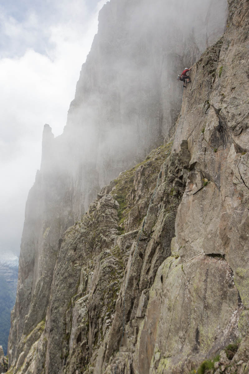 Rock_climbing_french_alps_frisson_roche_mont_blanc